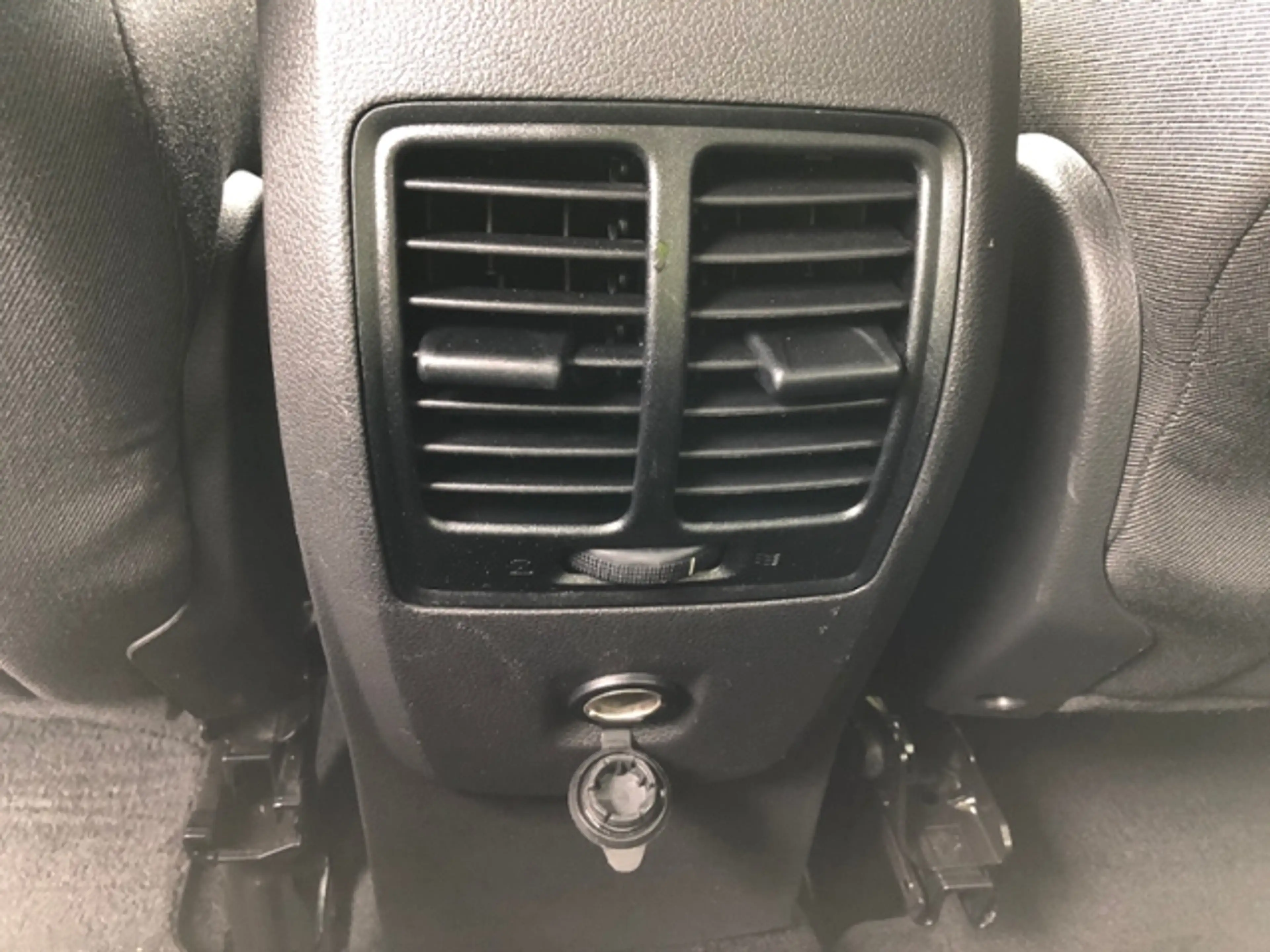 Ford C-Max Titanium Navi Bi-Xenon Kamera — photo 14