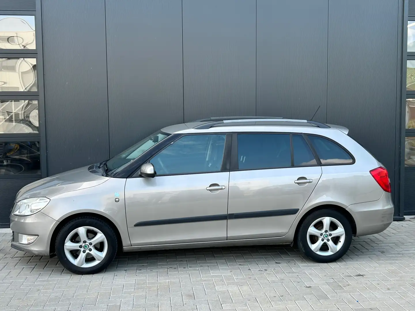 Skoda Fabia Combi 1.2 TDI Greenline | Airco | Trekhaak | Goed Beige - 2