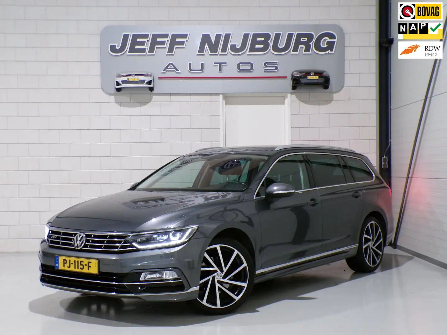 Volkswagen Passat Variant 1.4 TSI Highline Business R-Line "Origineel NL!" A Grijs - 1