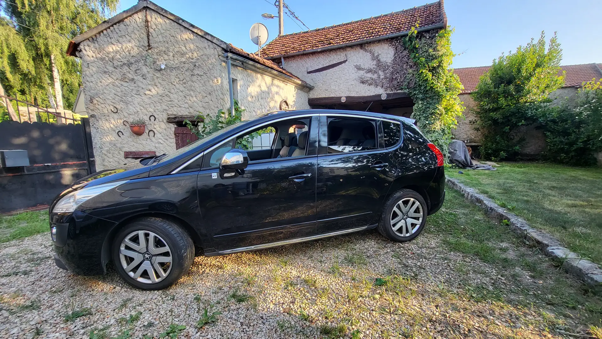 Peugeot 3008 Noir - 1