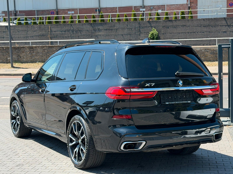 BMW X7 xDrive 30 d  Glas - Sky - M Sportpaket /// — photo 10