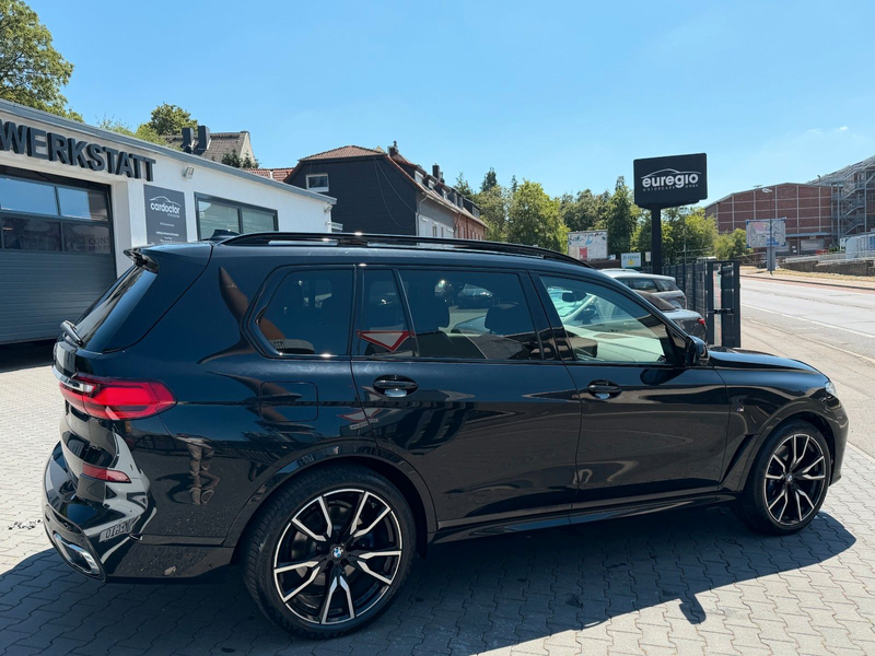 BMW X7 xDrive 30 d  Glas - Sky - M Sportpaket /// — photo 7