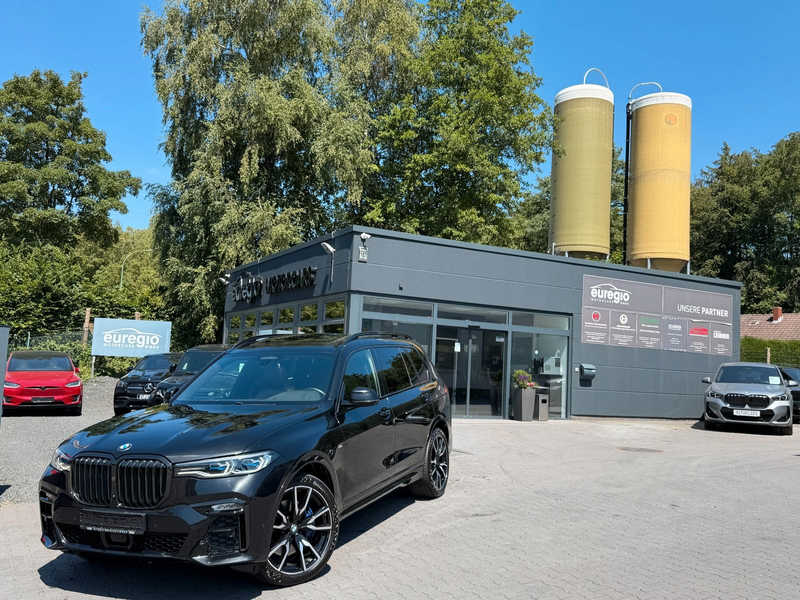 BMW X7 xDrive 30 d  Glas - Sky - M Sportpaket /// — photo 3