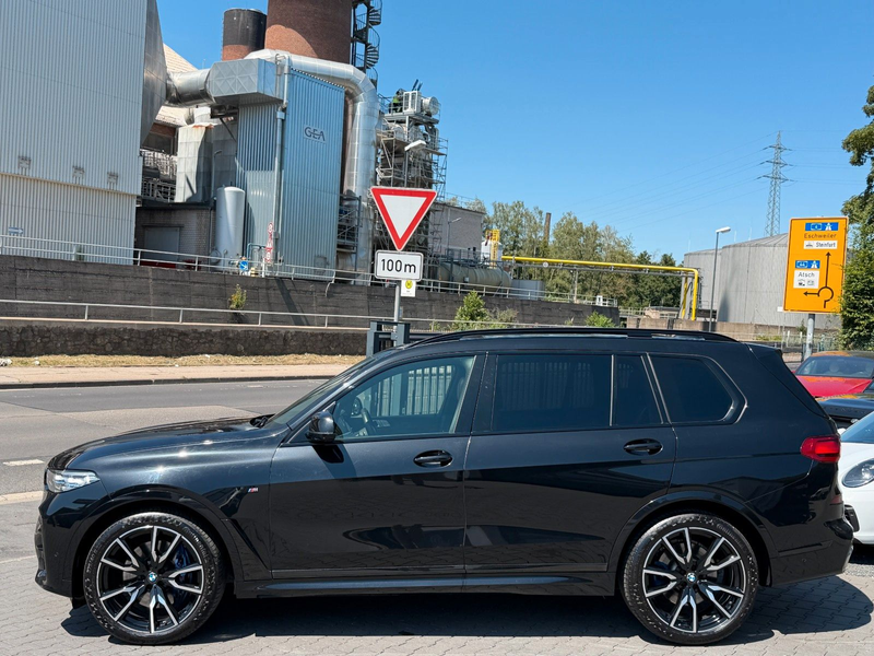 BMW X7 xDrive 30 d  Glas - Sky - M Sportpaket /// — photo 11