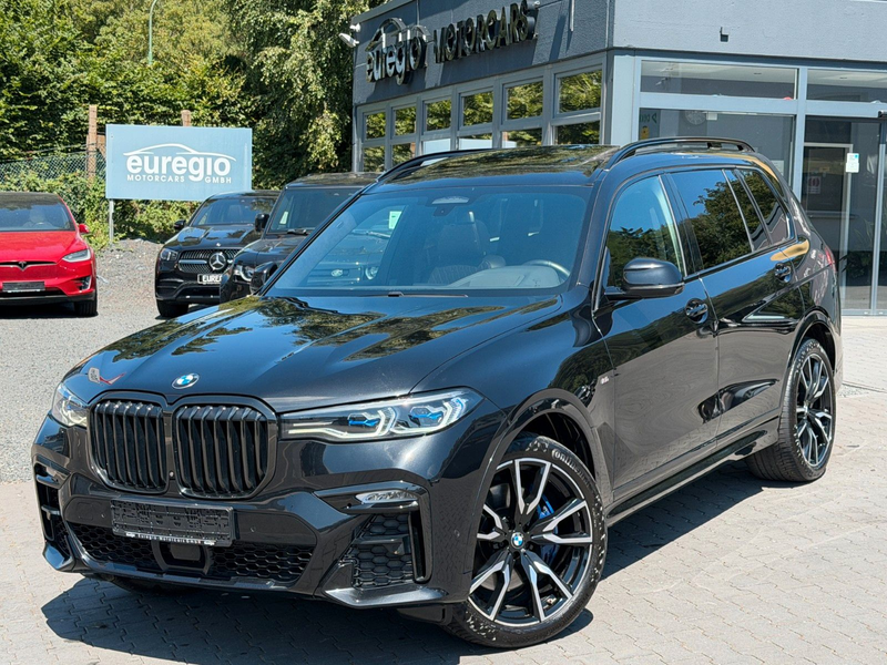 BMW X7 xDrive 30 d  Glas - Sky - M Sportpaket /// — photo 2