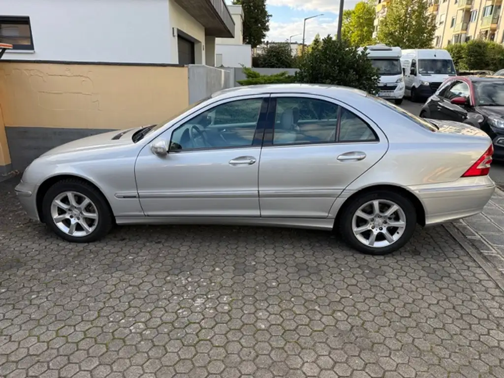 Mercedes-Benz C 230 2004 из Европы — купить под ключ