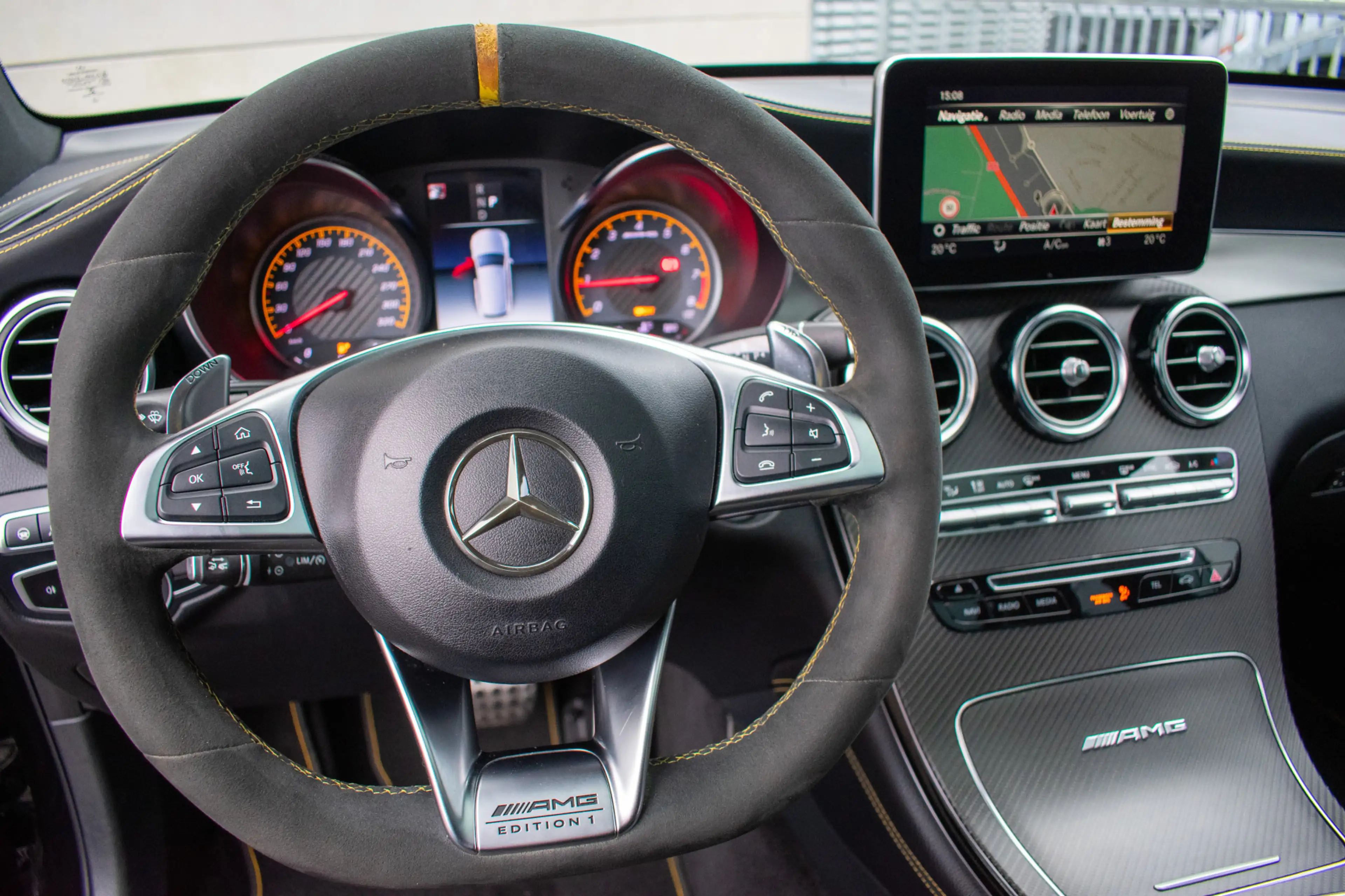 Mercedes-Benz GLC 63 AMG S 4MATIC+ Edition 1-Pano-21"-Burmester-DAB-Keyless — photo 18