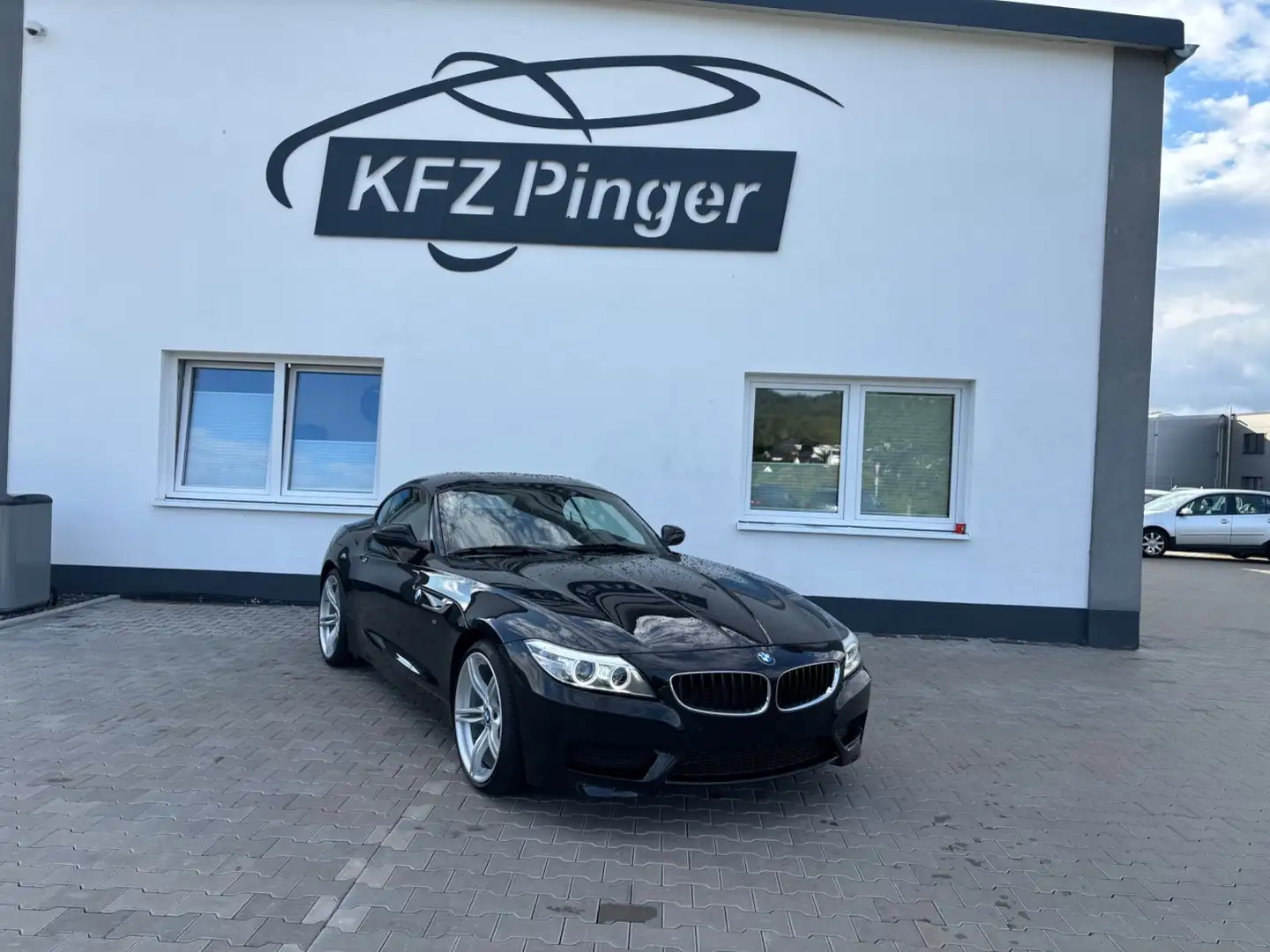 BMW Z4 Baureihe Z4 Roadster sDrive 18i Noir - 1