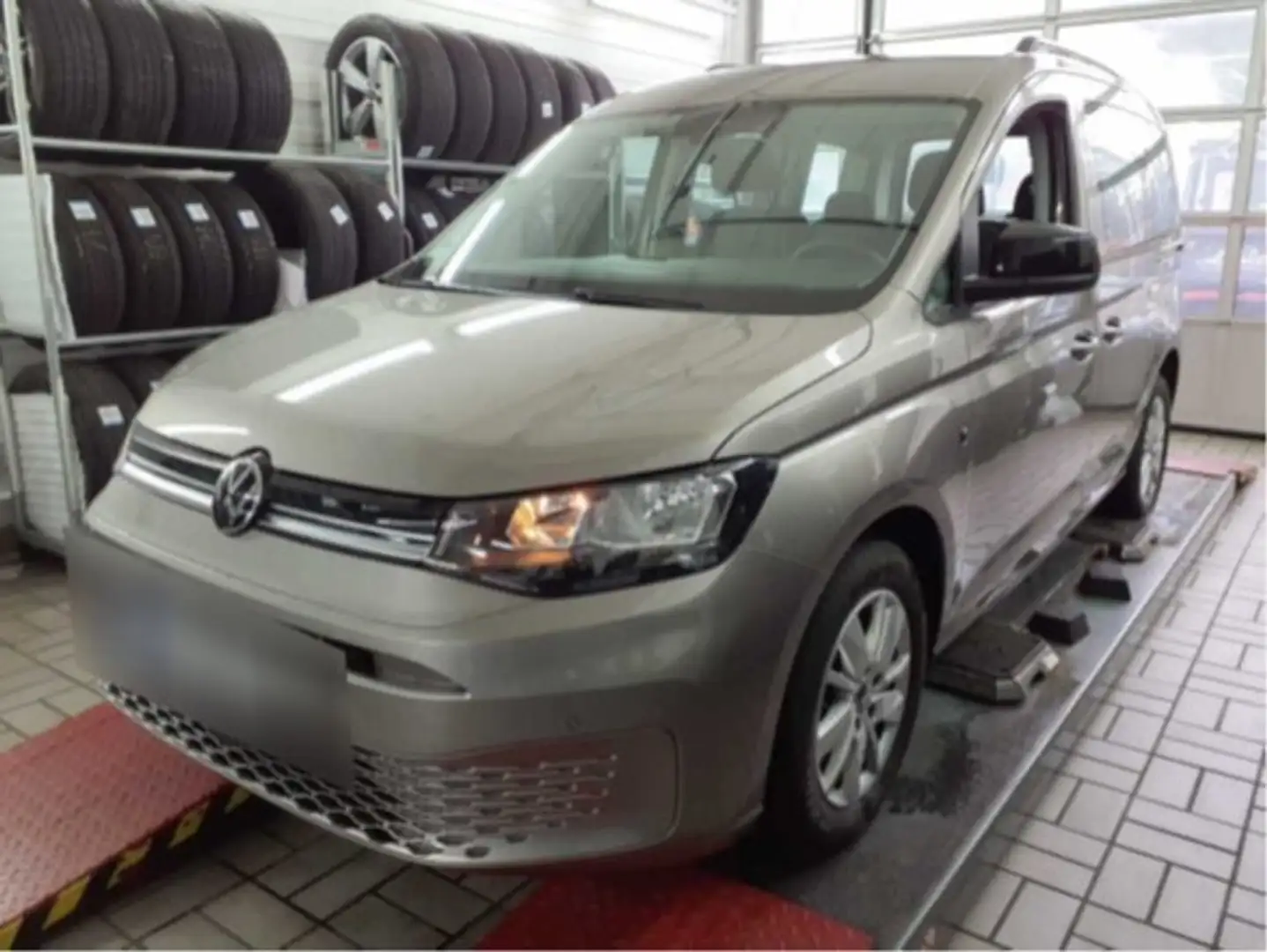 Volkswagen Caddy Life 1.5 TSI 85kW 6-Gang KR Ganzjahresreifen Beige - 1