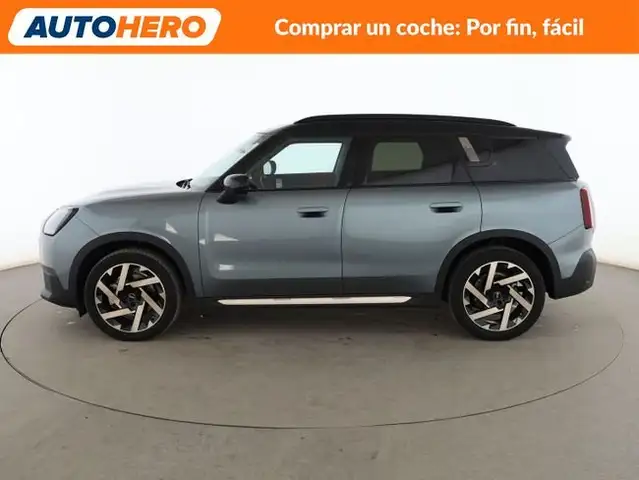 Mini Hatch view 3