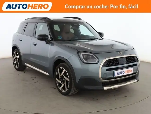 Mini Hatch view 8