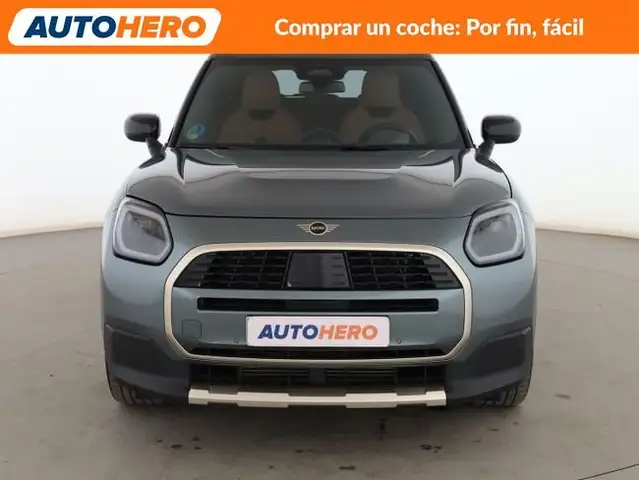 Mini Hatch view 9