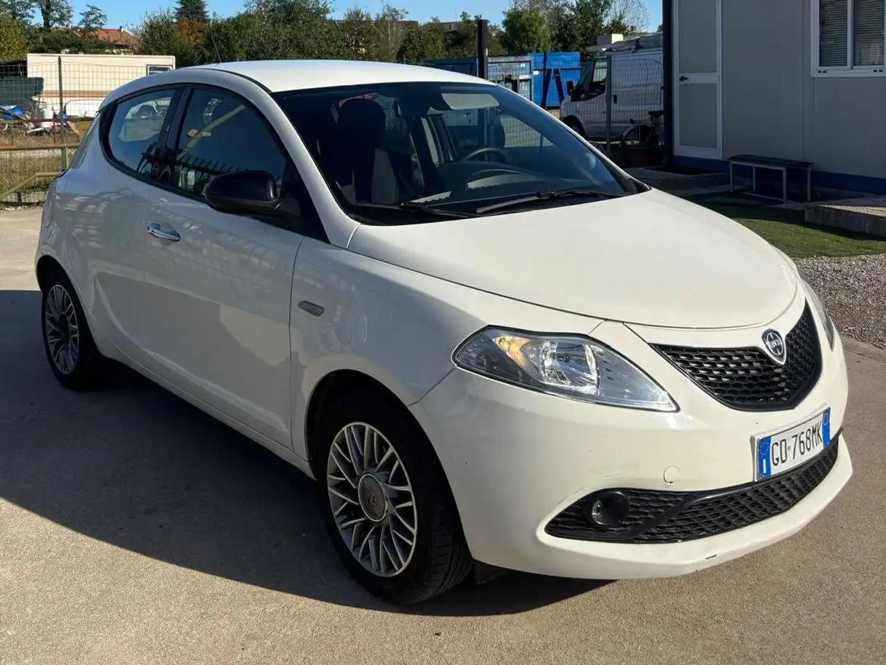 Lancia Ypsilon