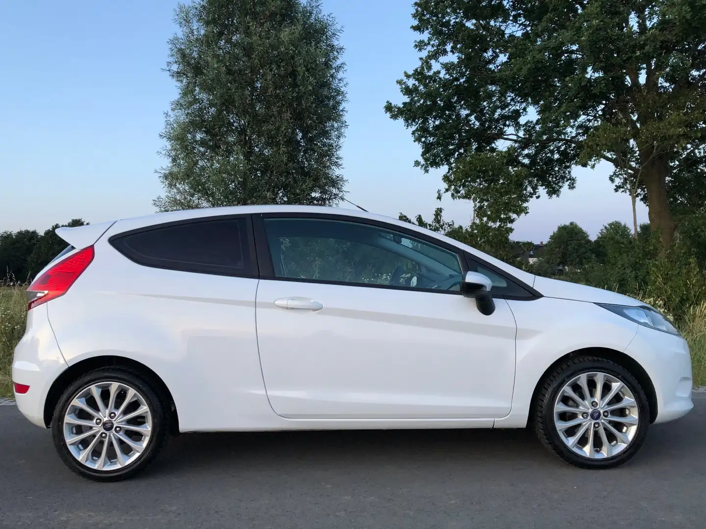Ford Fiesta 1.25 Limited Sportpakket | Trekhaak Wit - 2