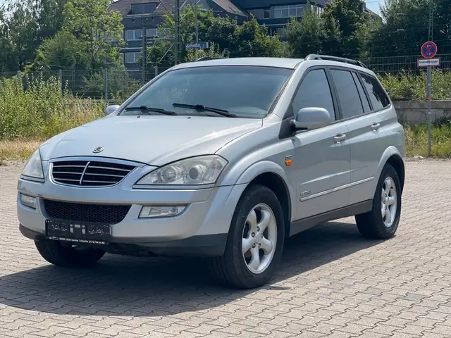 SsangYong Kyron M270 SPR 4x4  TÜV + INSPEKTION NEU !!