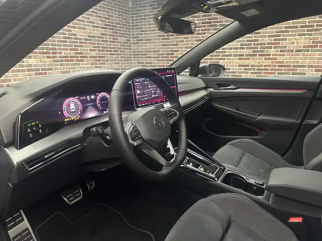 Volkswagen Golf view 3