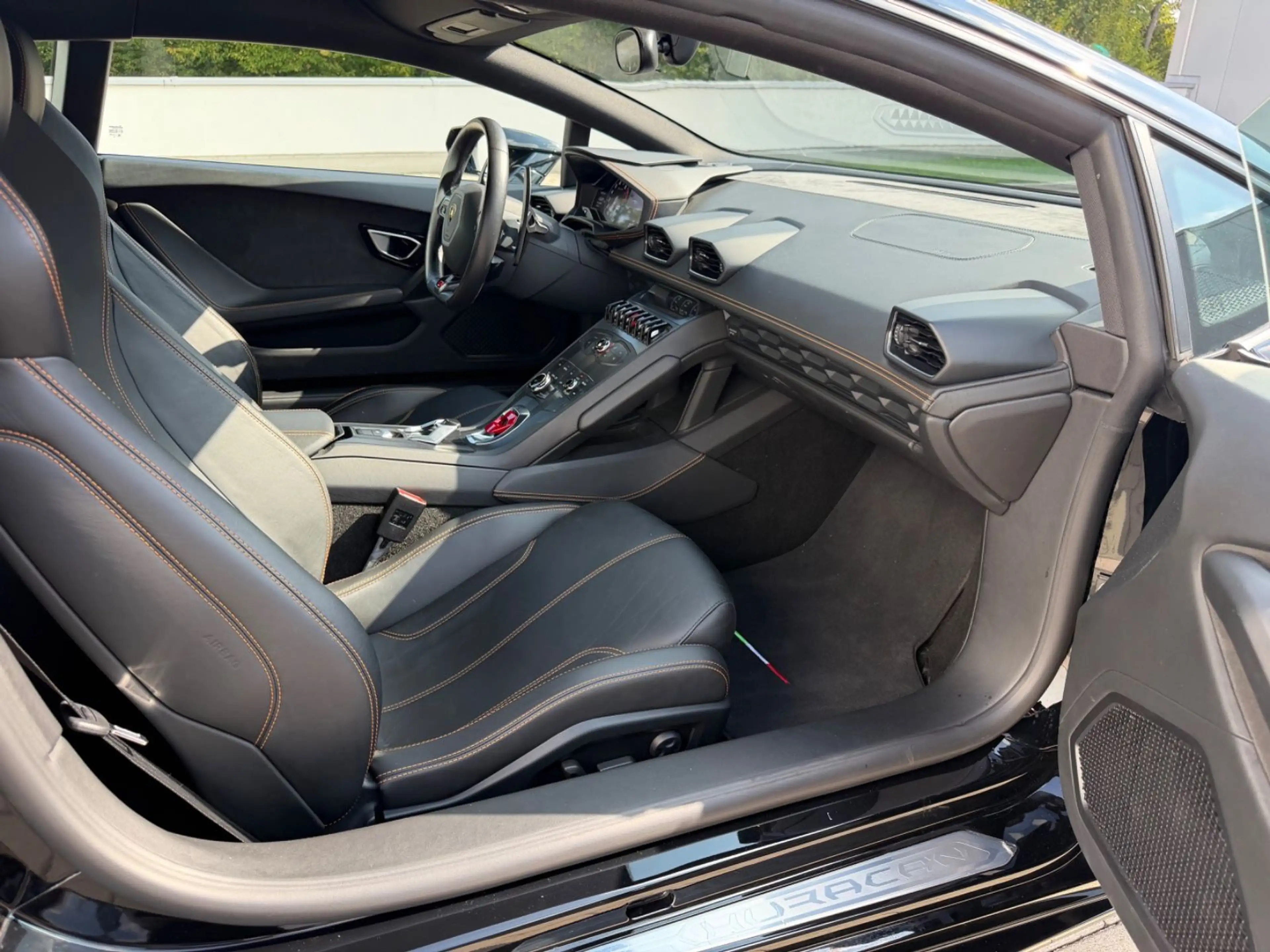 Lamborghini Huracán LP610-4 — photo 15