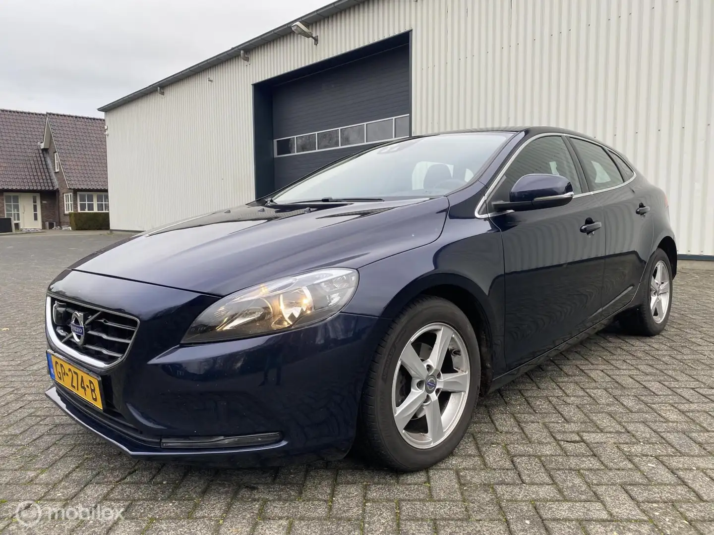 Volvo V40 2.0 D2 Momentum Blauw - 1