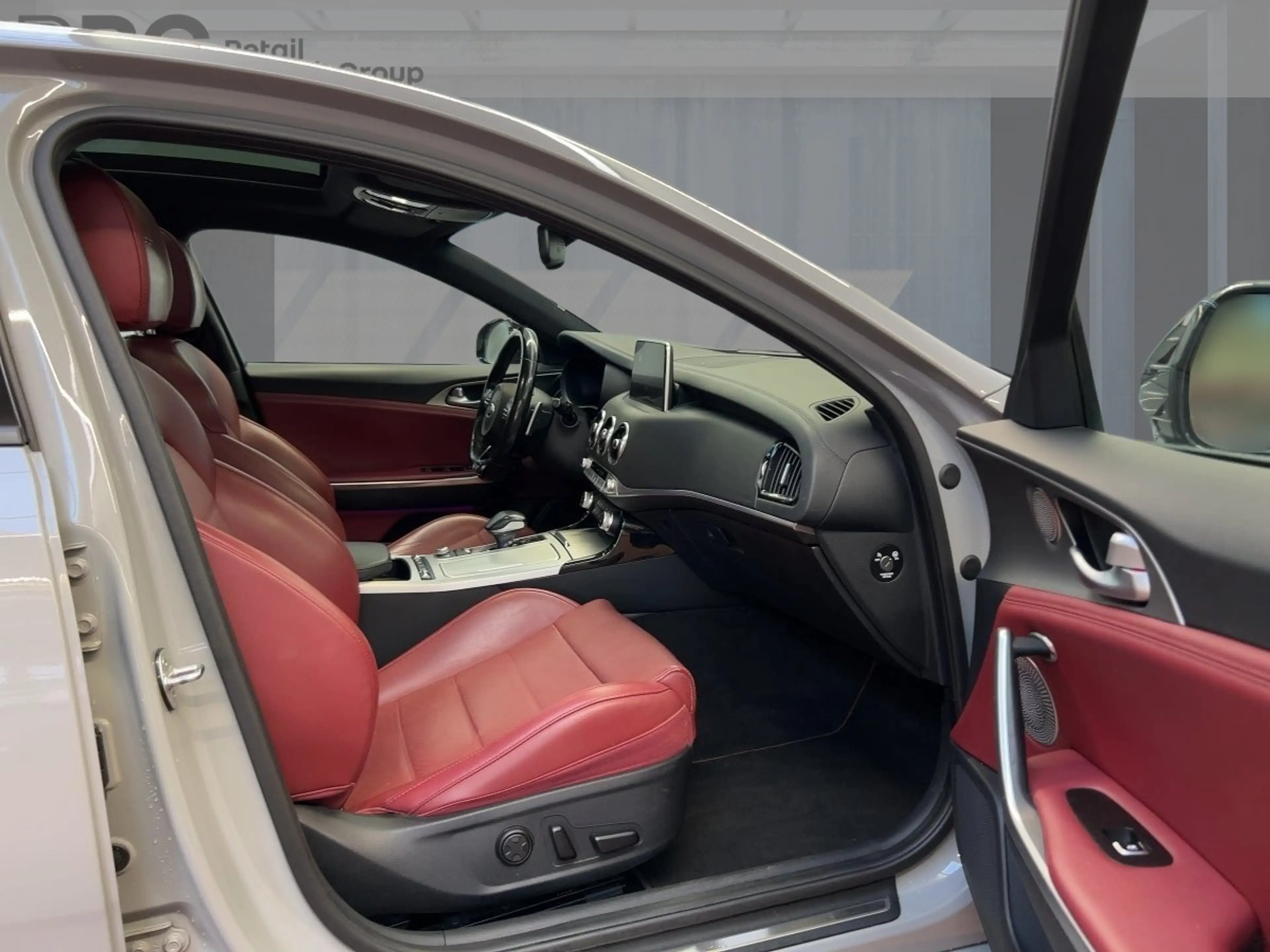 Kia Stinger 3.3 V6 T-GDI 4WD GT 4WD SHZ PDC KLIMA BT — photo 8