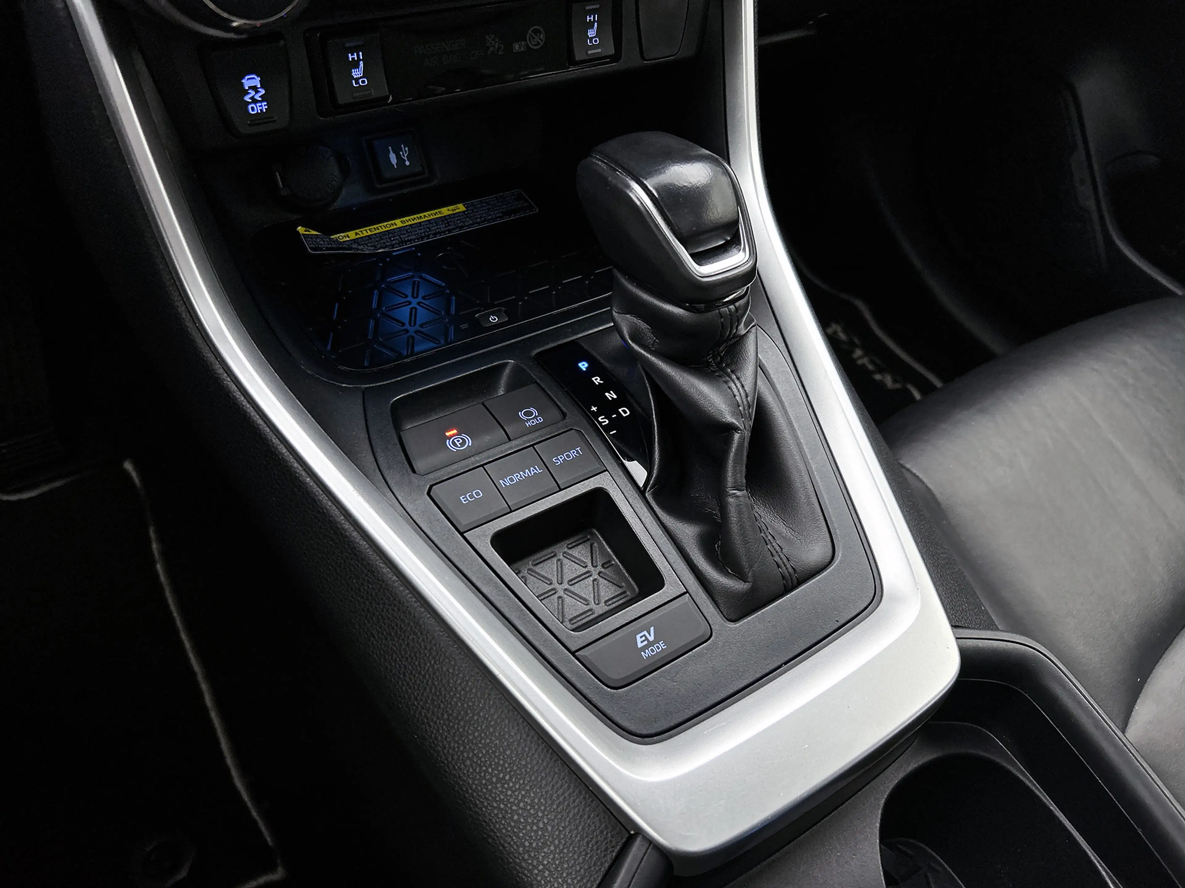 Toyota RAV 4 2.5 Hybrid Executive — photo 11
