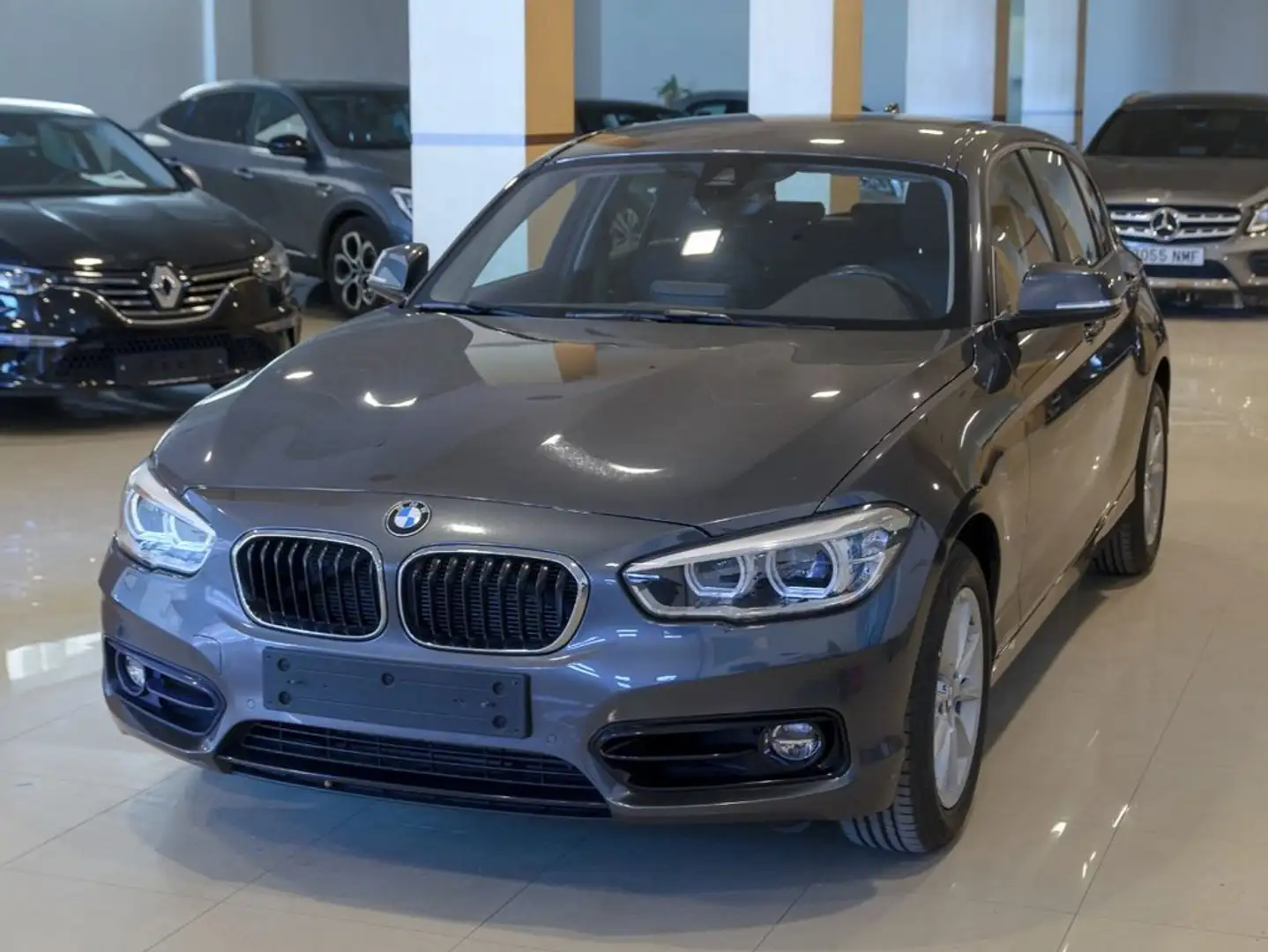 BMW 118 118d Gris - 1