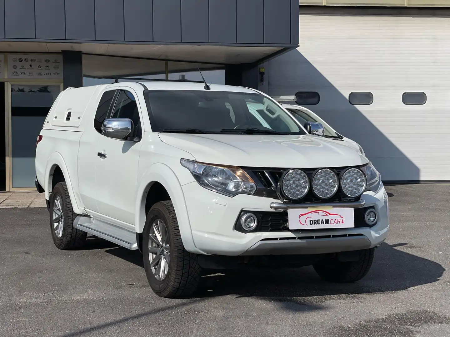 Mitsubishi L200 Mitsubishi L200 2.4 DI-D  Diesel - Manuale -181 CV Bianco - 1