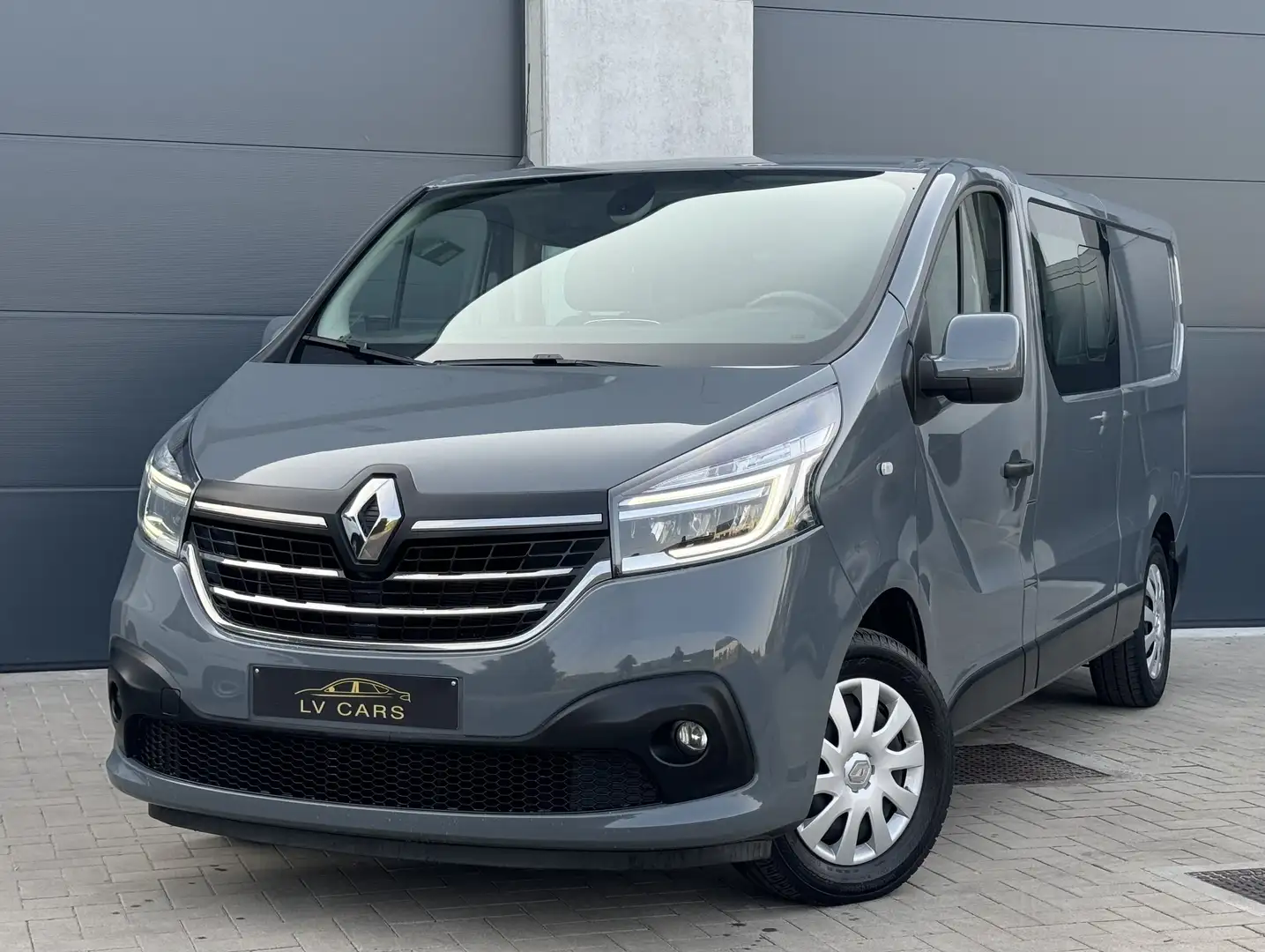 Renault Trafic 2.0 dCi L2H1 Dubbele Cabine / 170 Pk / BTW / Grau - 1