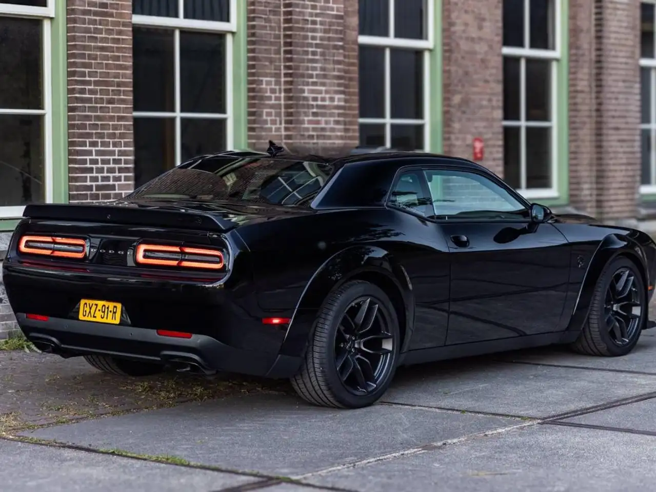 Dodge Challenger 2023 — фото 7