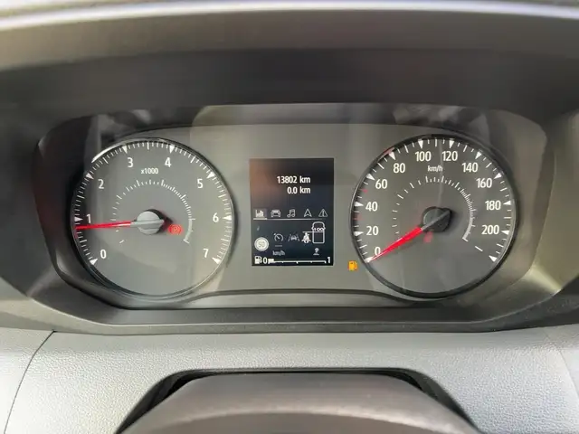 Renault Master view 13