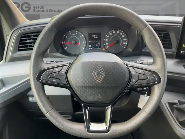 Renault Master view 11