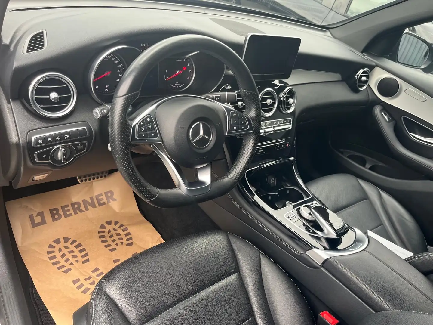 Mercedes-Benz GLC 350 e PHEV 4Matic - 2