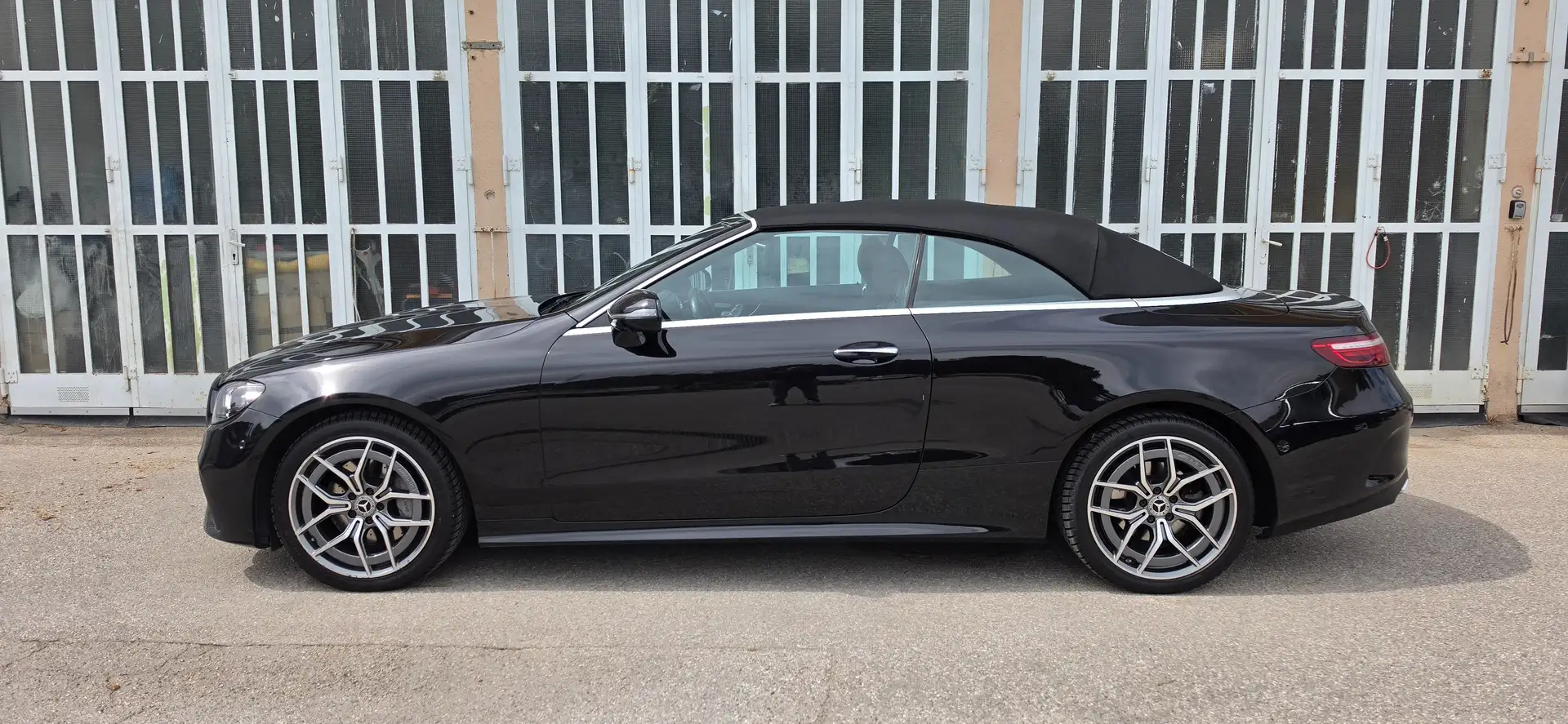 Mercedes-Benz E 220 d 4Matic Amg Line *LED*HUD*360 Kamera*Soft Close* Schwarz - 2