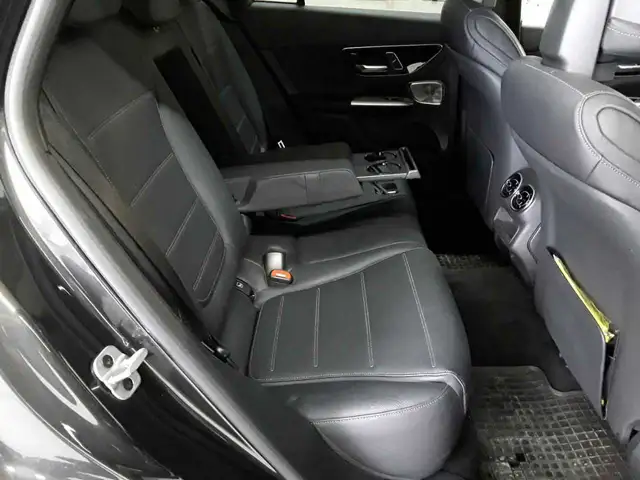 Mercedes-Benz GLC view 14