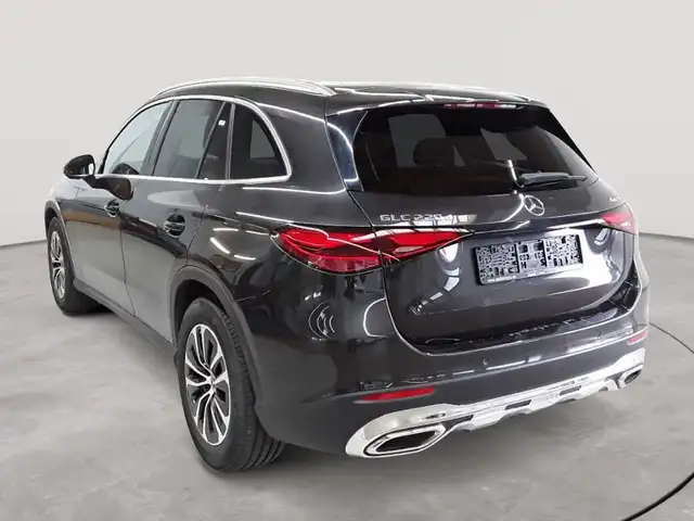 Mercedes-Benz GLC view 5