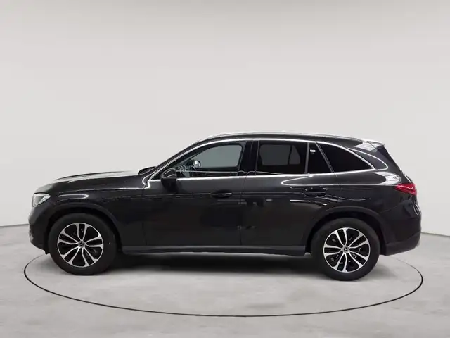 Mercedes-Benz GLC view 6