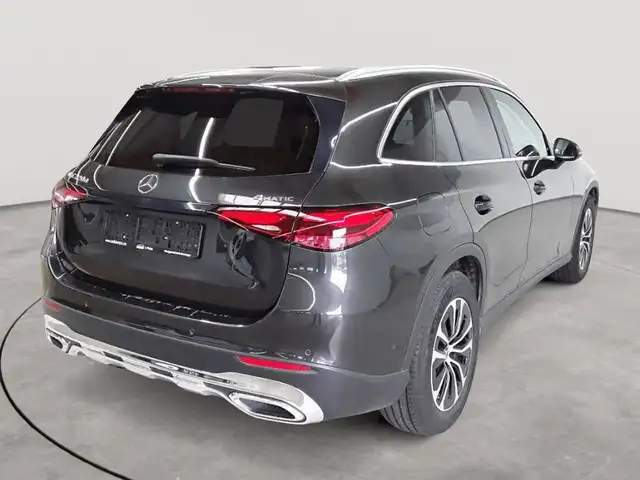 Mercedes-Benz GLC view 4