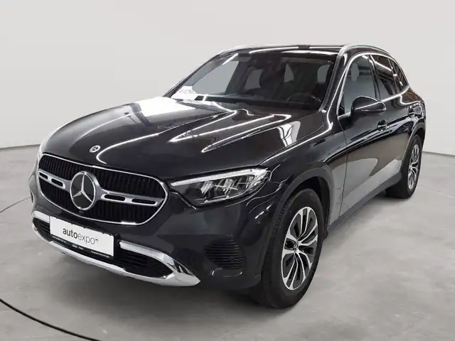 Mercedes-Benz GLC view 2