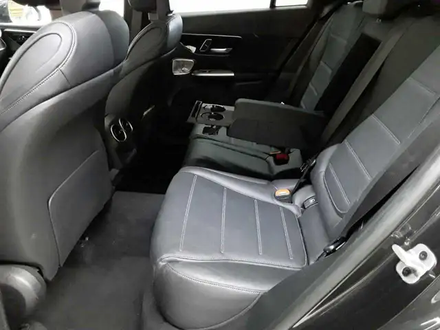 Mercedes-Benz GLC view 13