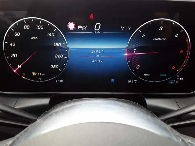 Mercedes-Benz GLC view 11