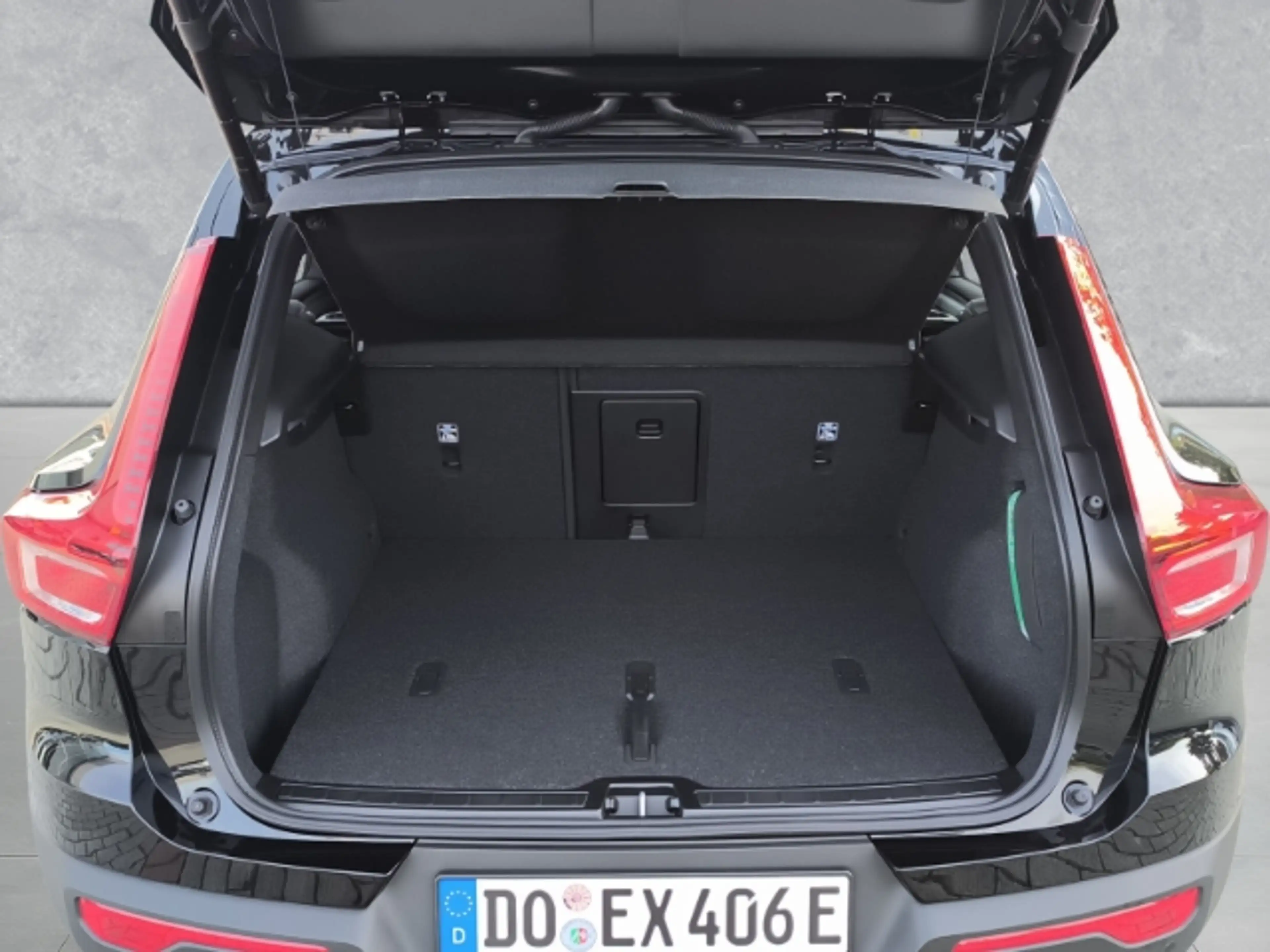Volvo EX40 Plus Black Edition Single Motor RWD StandHZG El. P — photo 10