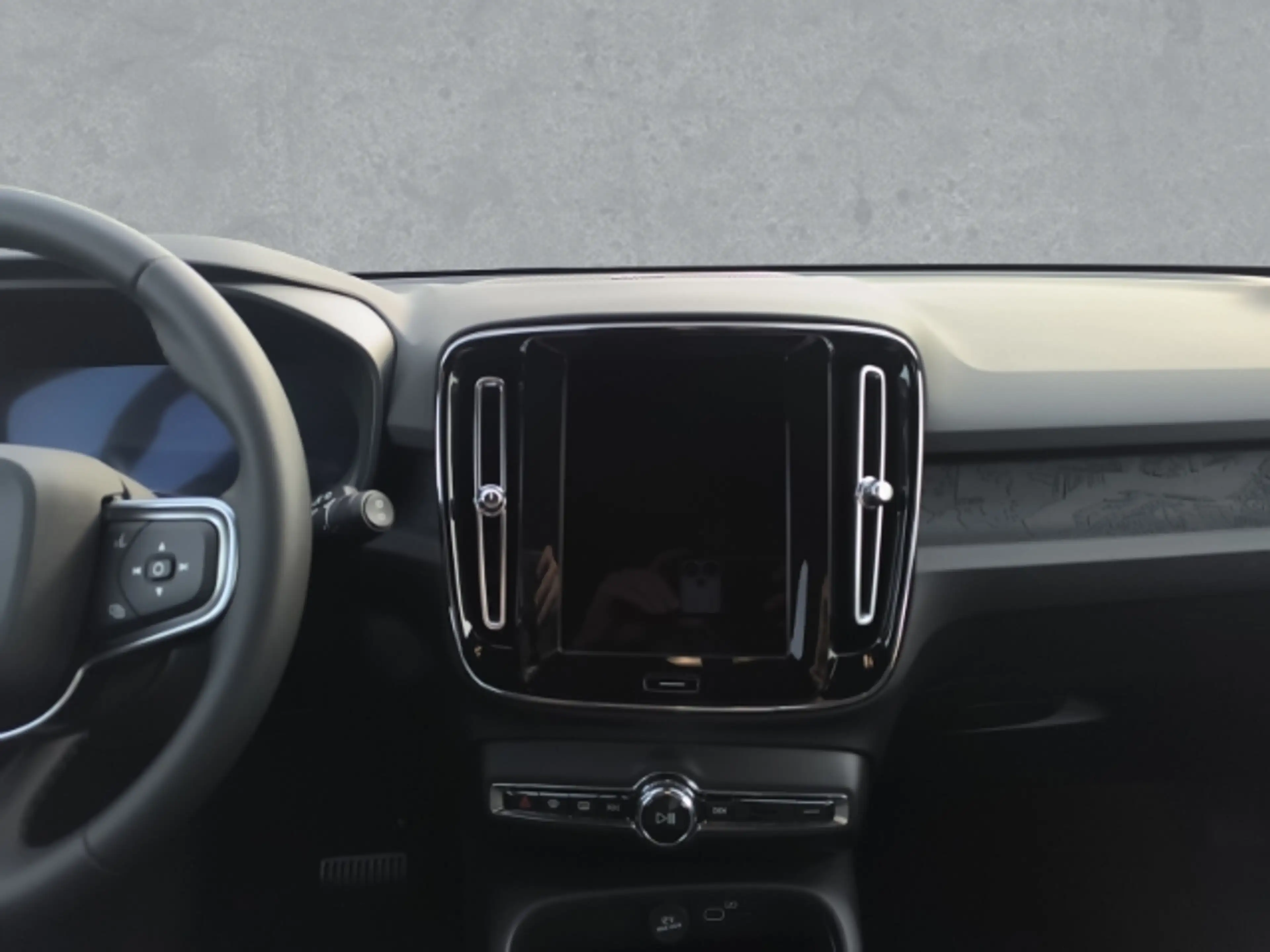 Volvo EX40 Plus Black Edition Single Motor RWD StandHZG El. P — photo 13