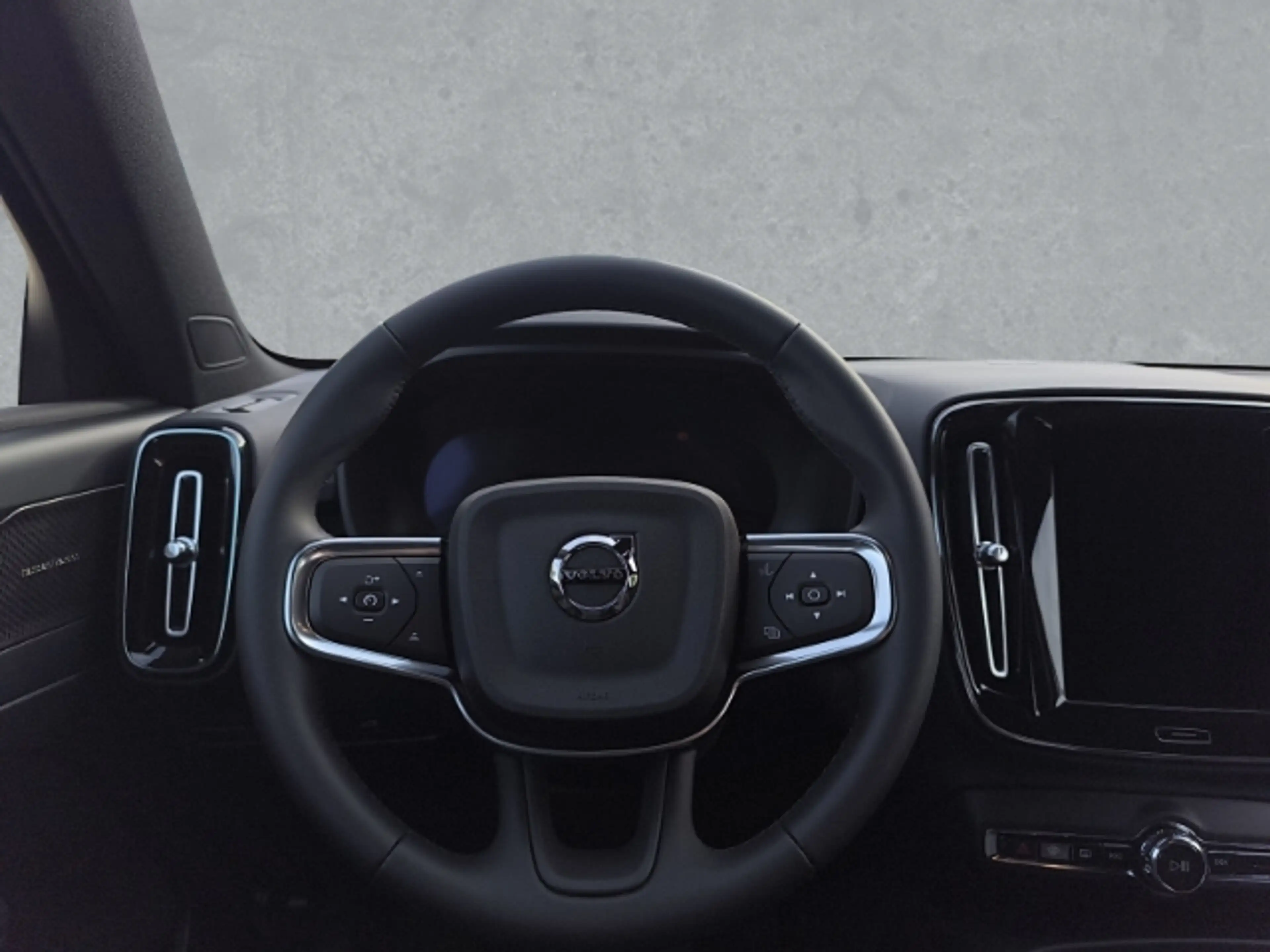 Volvo EX40 Plus Black Edition Single Motor RWD StandHZG El. P — photo 14