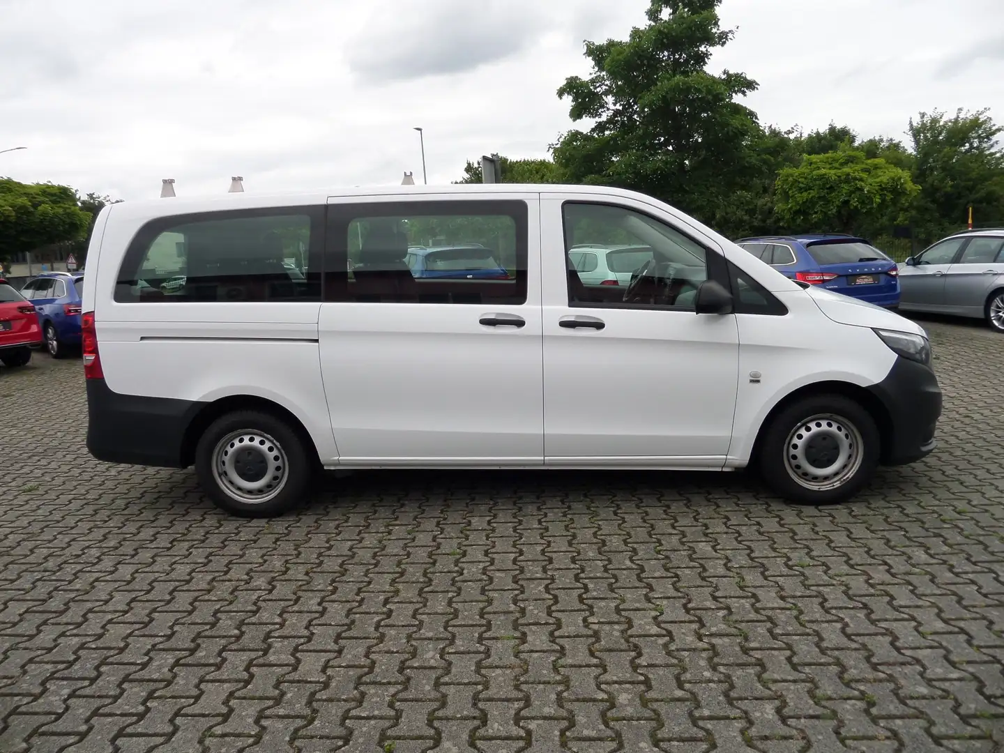 Mercedes-Benz Vito 111 CDI Tourer Pro Lang+8-Sitz+Standhzg+Klima+1.HD Weiß - 1