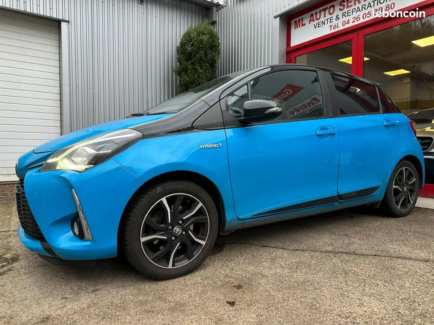 Toyota Yaris 1.5 Hybrid Cyan Edition - 2