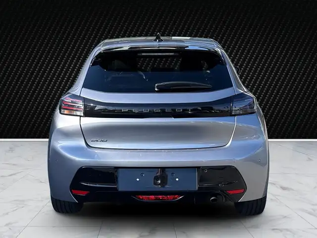 Peugeot 208 view 4