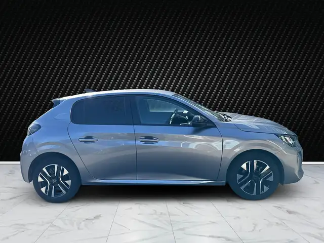 Peugeot 208 view 6