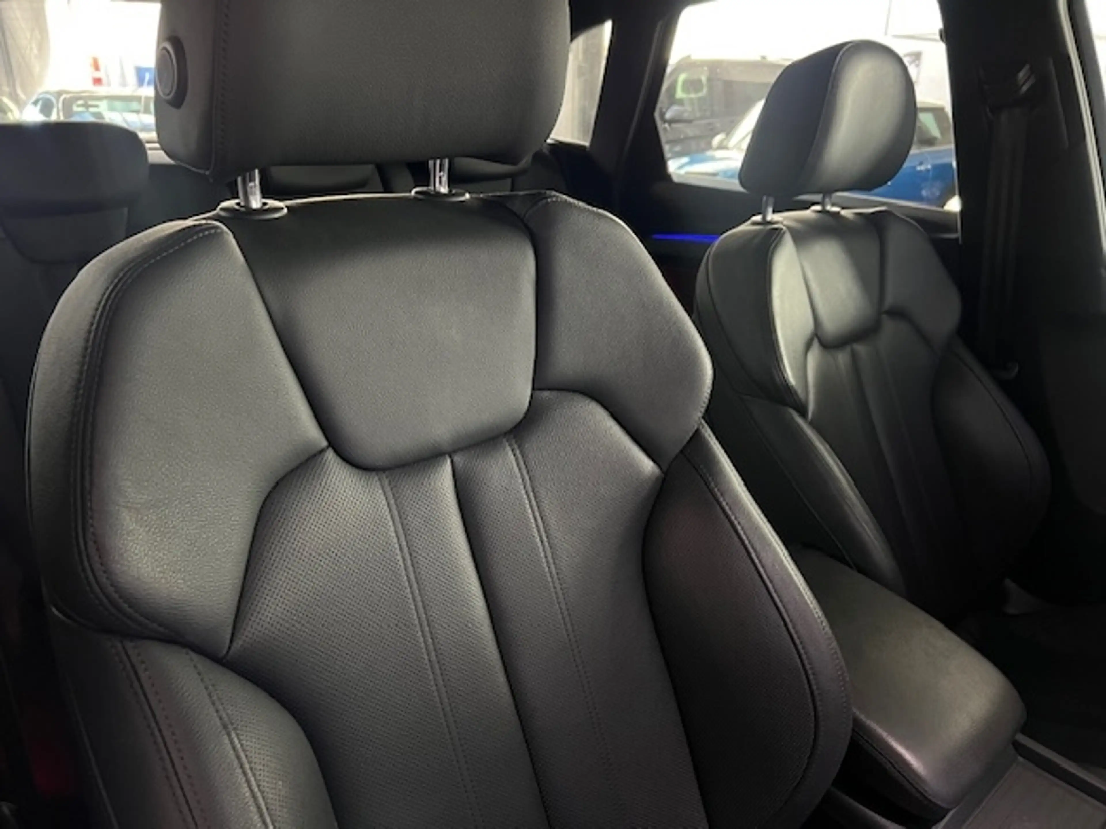 Audi SQ5 3.0 TDI quattro StandHZG AHK Carbon Kamera Luft AD — photo 11