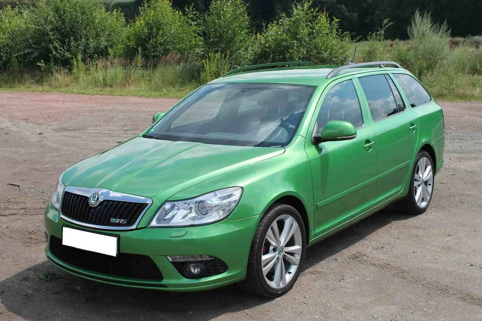 Skoda Octavia Combi 2.0 TDI DPF RS Grün - 1