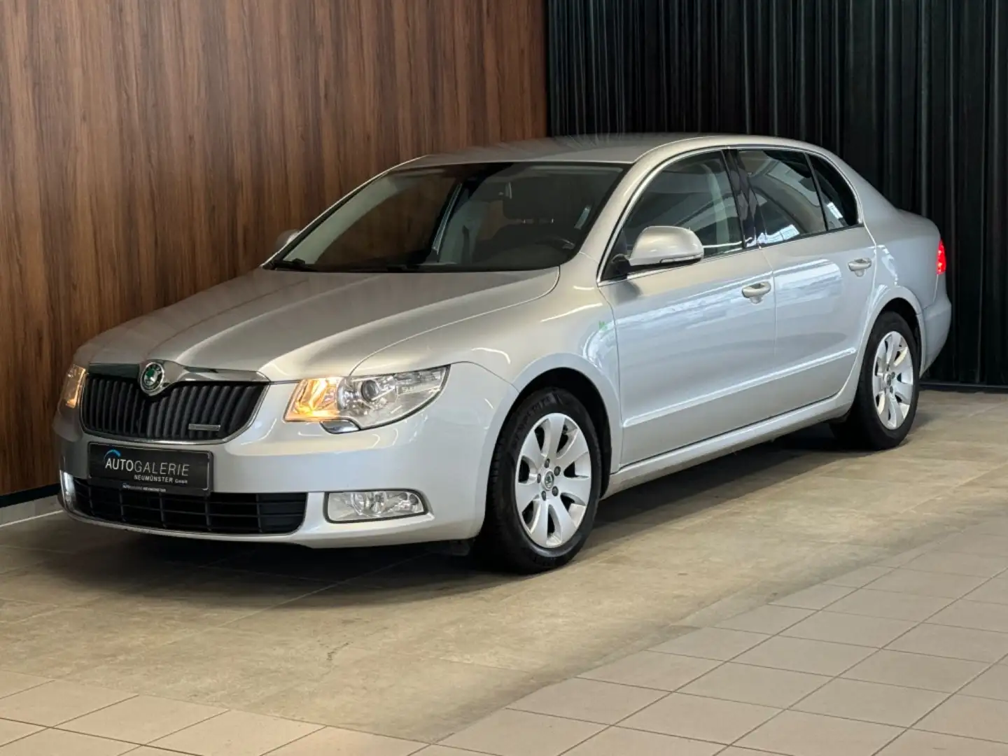 Skoda Superb Greenline°Klima°PDC°SHZ° Silber - 1