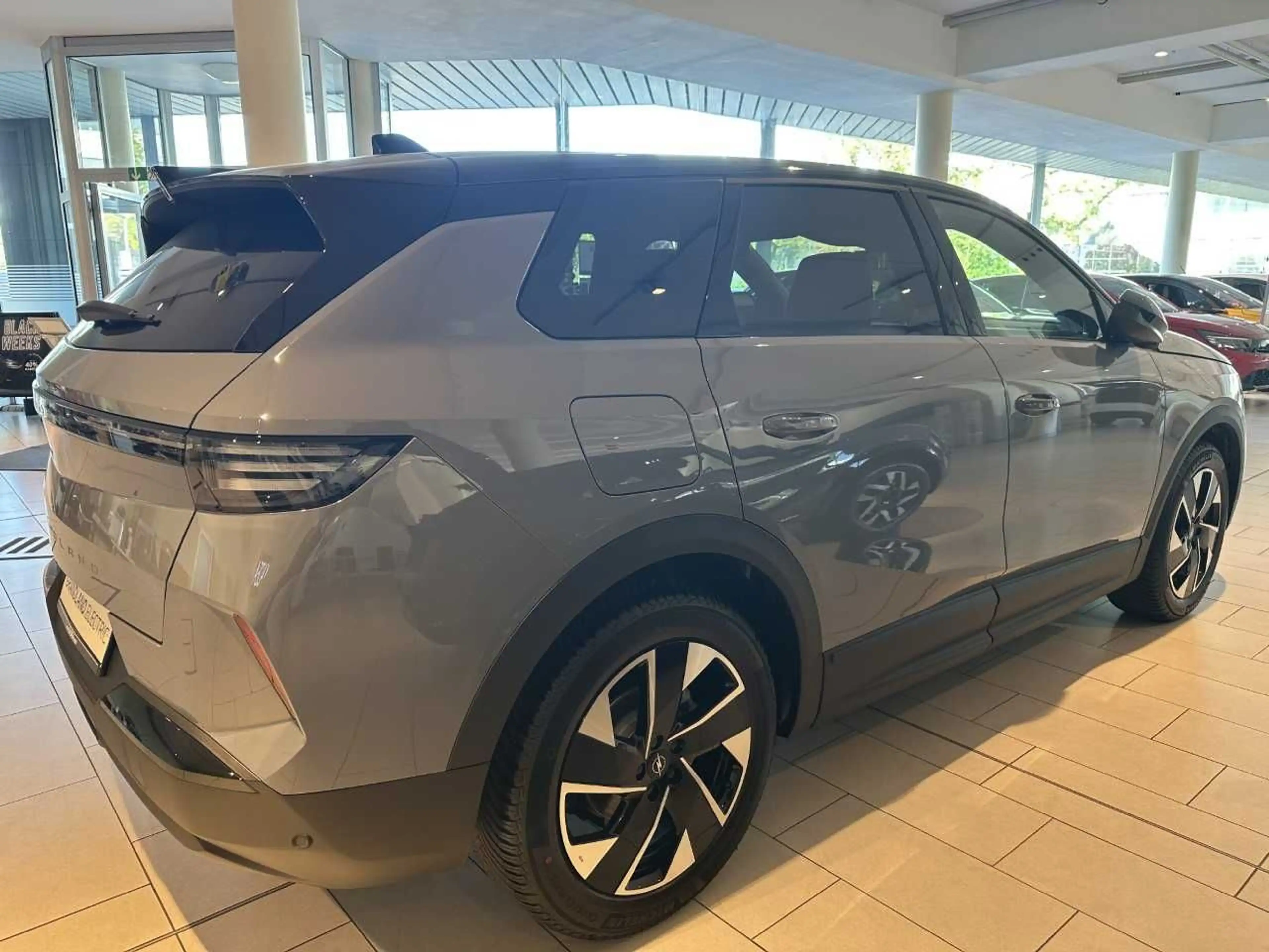 Opel Grandland GS Hybrid — photo 8